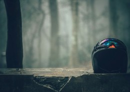 帅气的摩托车头盔图片