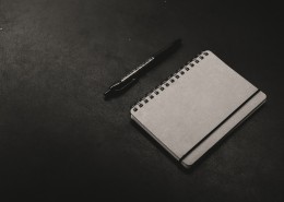 简洁的记事本图片