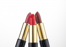 颜色鲜艳的美妆口红图片