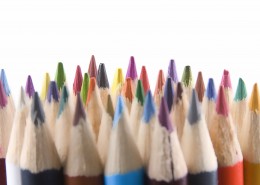 一大把彩色铅笔图片