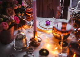 摆放精致的餐桌图片