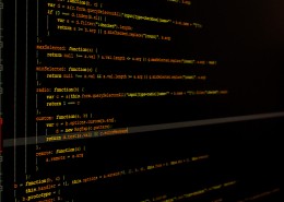 电脑屏幕上显示的代码图片