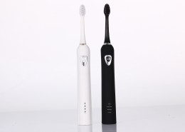 非常实用的电动牙刷图片