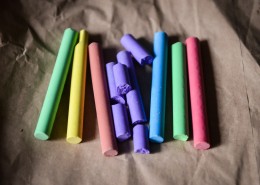 五颜六色的粉笔图片