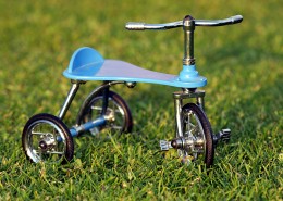 儿童三轮车图片