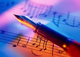 科幻色彩下的办公用品图片