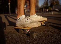 玩滑板的人图片大全