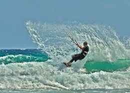 激情刺激的冲浪运动图片