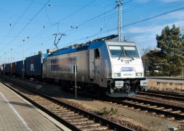 传统的有轨火车图片