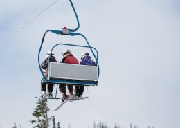 悬在空中的缆车图片