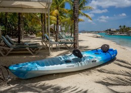 各种颜色的皮艇kayak图片