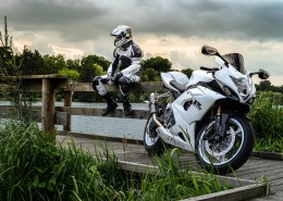 铃木经典摩托车图片