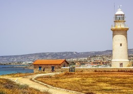 高大的白色灯塔图片