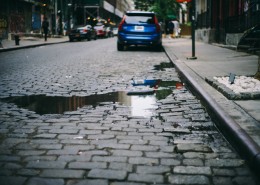 方块砖铺成的地面图片