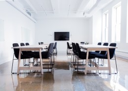 简约风格的会议室图片