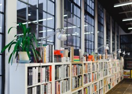 参观书店的图片大全