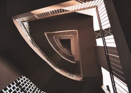 回旋的楼梯图片