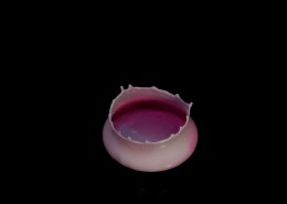 黑背景水滴飞溅图片