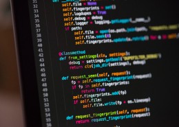 电脑屏幕上的数据代码图片