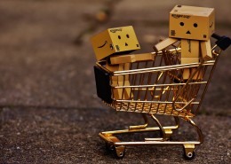 购物车上的纸箱人图片