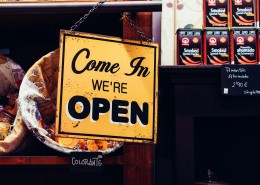 开业的英文标志图片