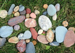 彩色的鹅卵石图片