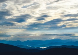 晴朗的天空图片