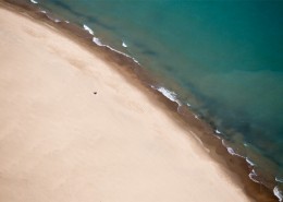 夏日的沙滩图片