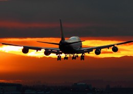 云霄晚霞飞机唯美风景图片