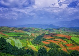 云南东川红土地自然风景图片