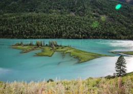 新疆喀纳斯卧龙湾和神仙湾自然风景图片