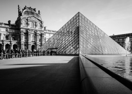 法国巴黎卢浮宫图片