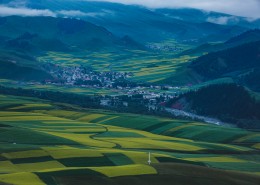 青海卓尔山风景图片