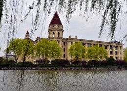 上海外国语大学风景图片