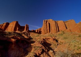 新疆阿克苏托木尔峰峡谷风景图片
