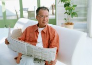 老年人读书看报图片大全