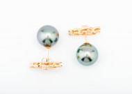 精美的玉石耳钉图片