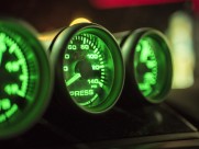 机器上的压力表图片