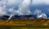 西藏念青唐古拉山脉风景图片