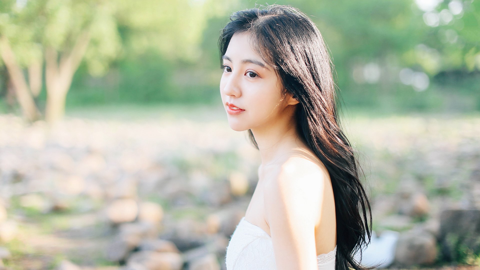 羞涩小美女图片 羞涩小美女图片大全