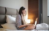 努力工作的人图片