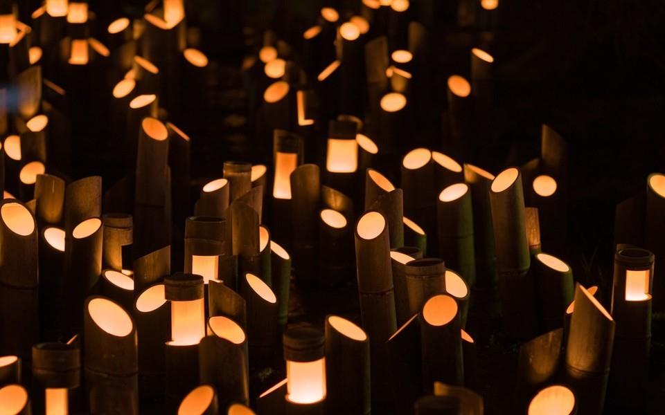 朦胧灯光闪烁背景图片