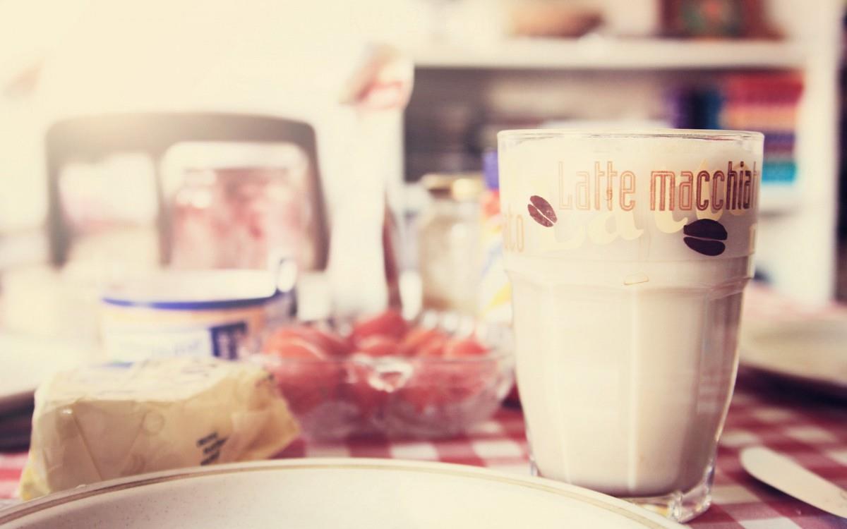 温暖浓郁的咖啡杯高清图片