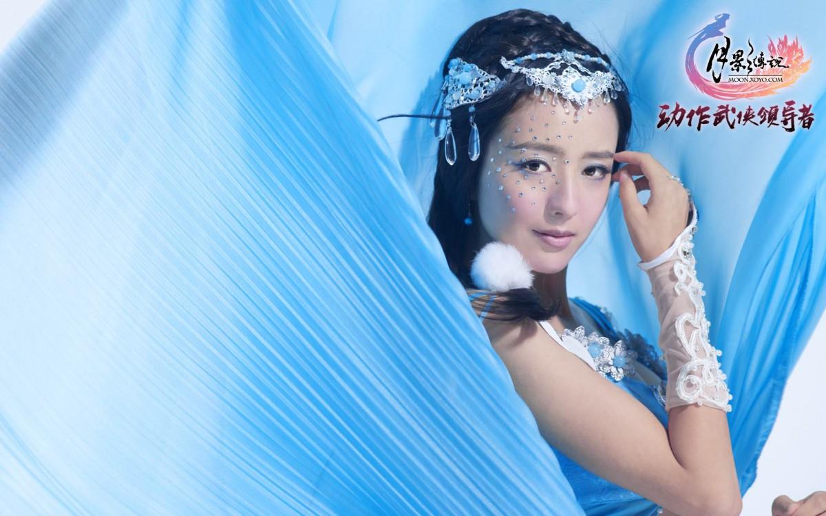 月影传说佟丽娅代言图片