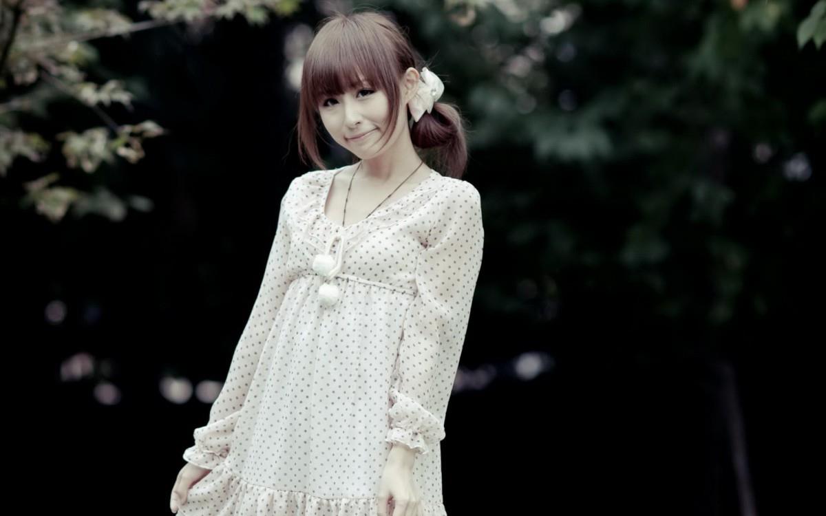 可爱的长发美女图片大全