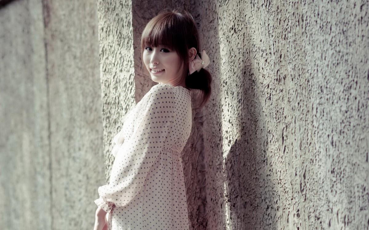 可爱的长发美女图片大全