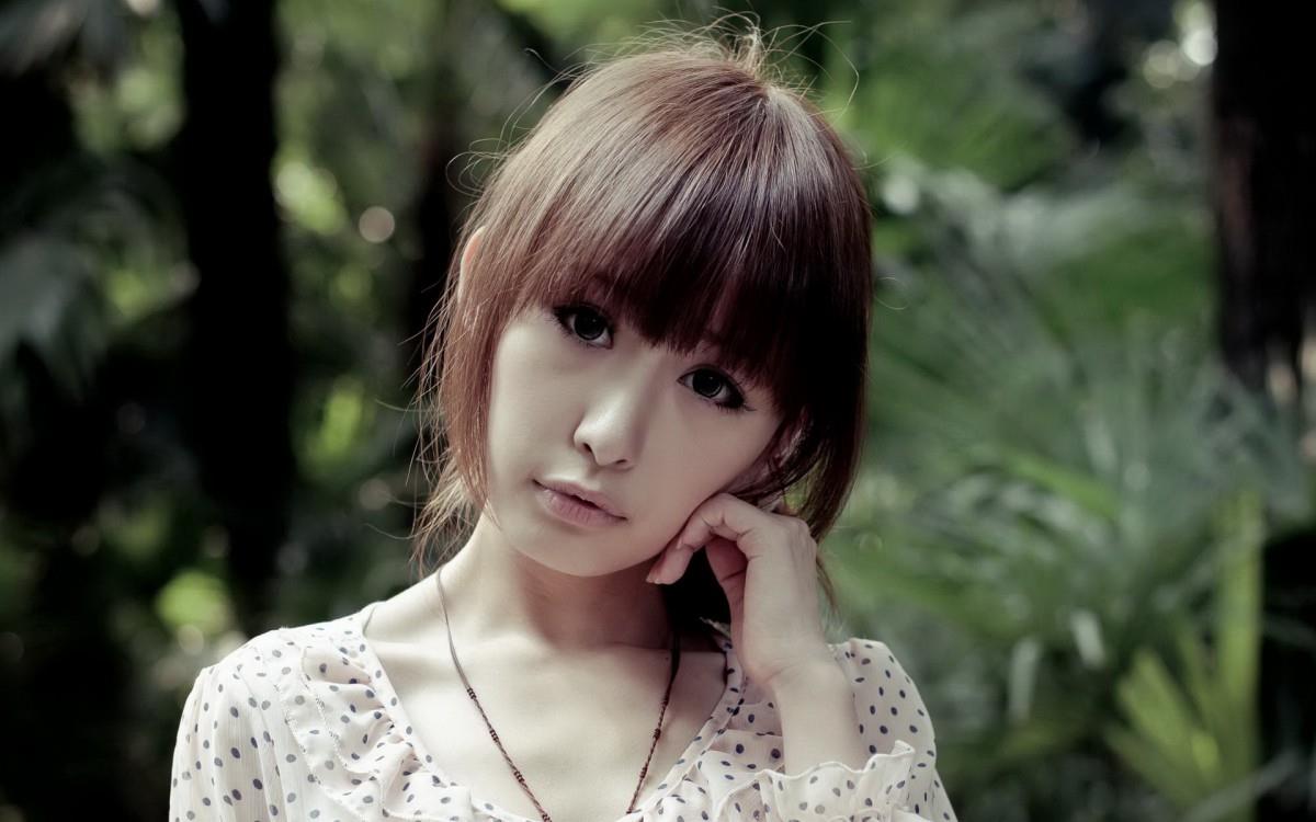 可爱的长发美女图片大全