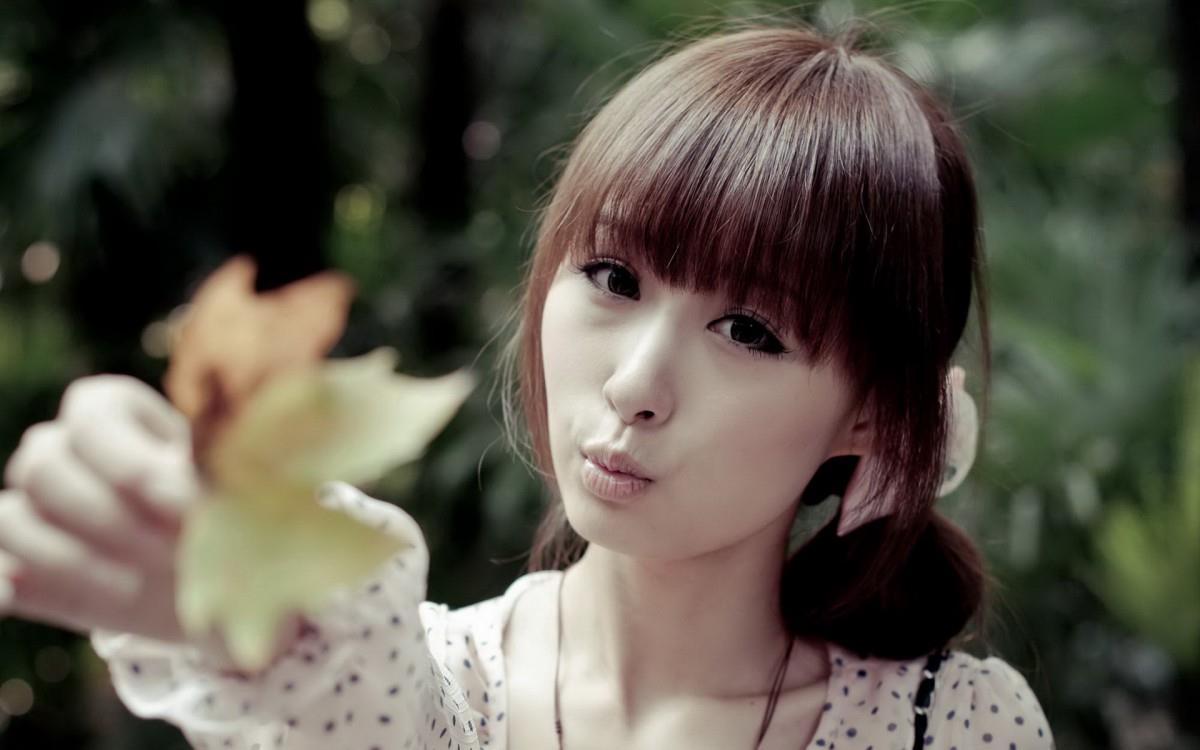 可爱的长发美女图片大全