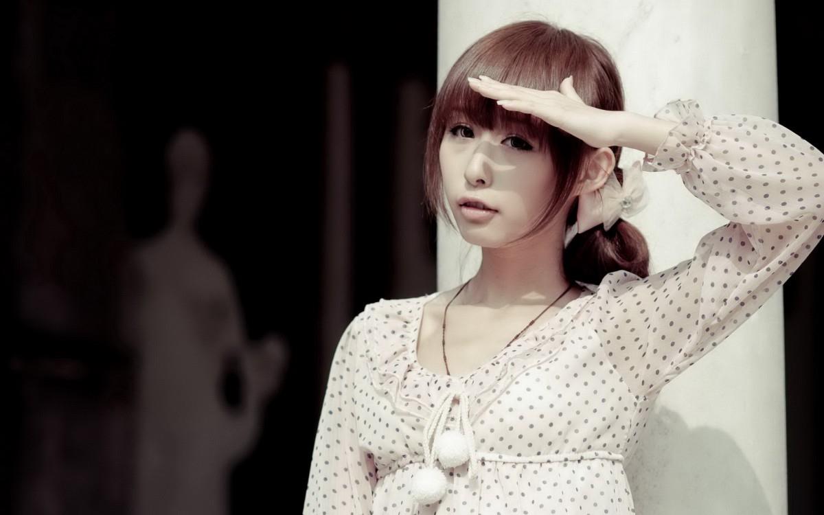 可爱的长发美女图片大全