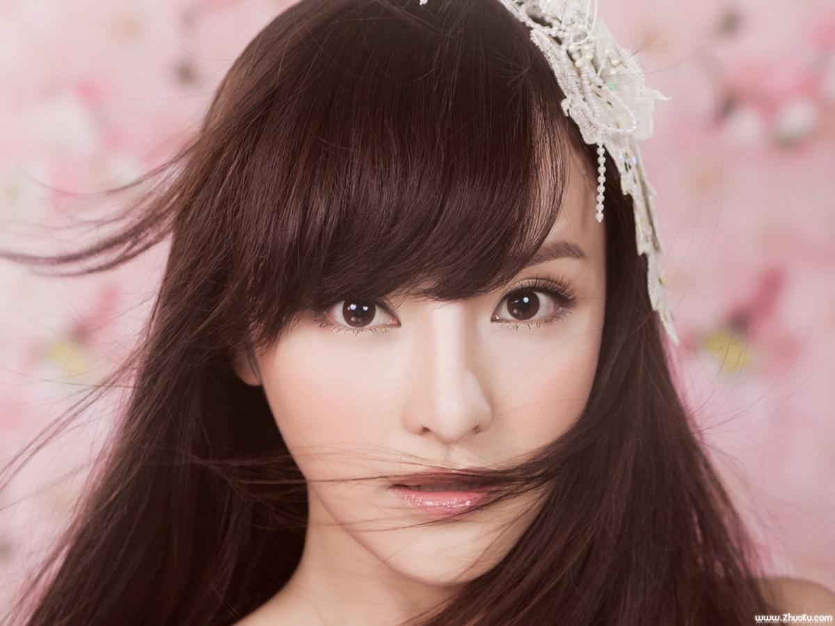 粉红公主卢思思图片大全